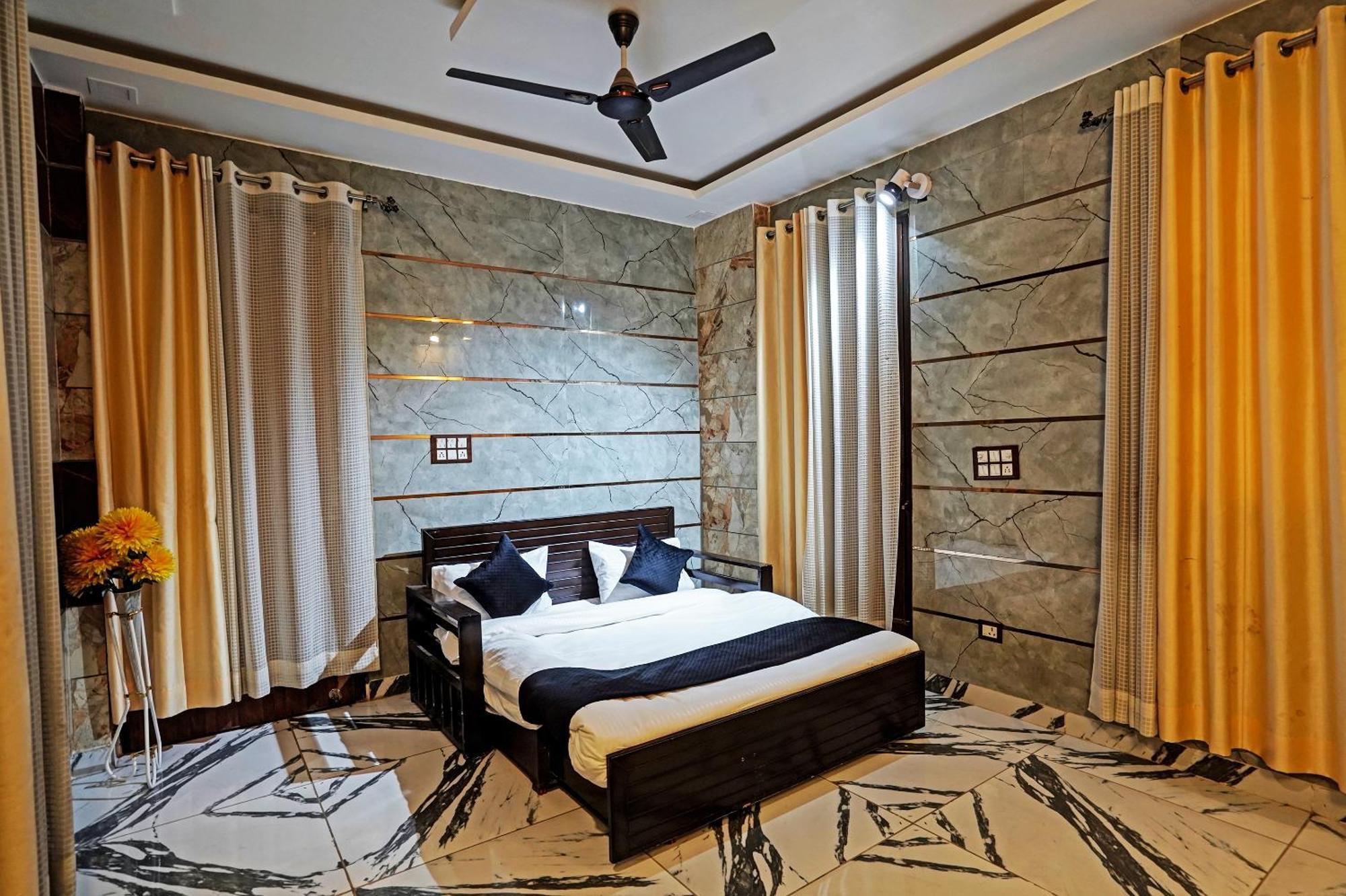 Hotel Play- Platinum Sector144 Couple Friendly Noida Exterior foto
